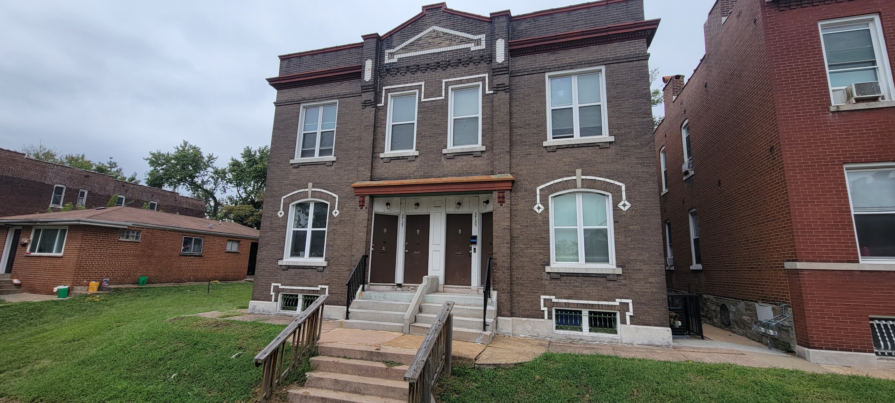 3725A Iowa Avenue